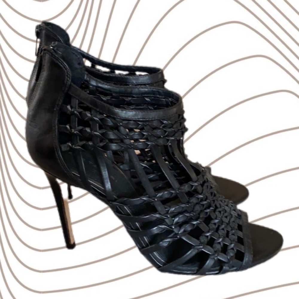 Elegant Stilletto Heels by Elie Tahari - Picture 6 of 8